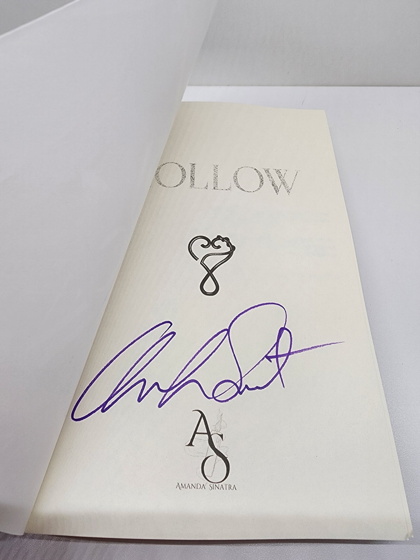 Hollow (Hollow, 1)